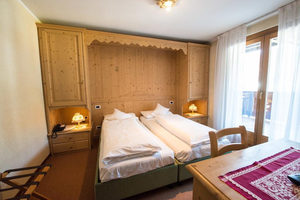 Hotel Garni Norma Мадонна-ді-Кампільйо Номер фото